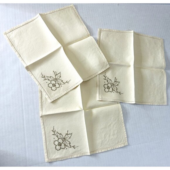 VTG 1940s Embroidered Linen Cloth Napkins (3) Handmade Floral Ivory Granny Core - Picture 2 of 11